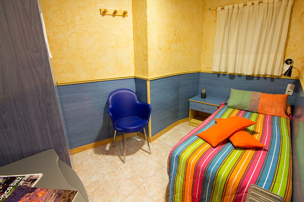 Hostal El Cartero Teruel Bagian luar foto